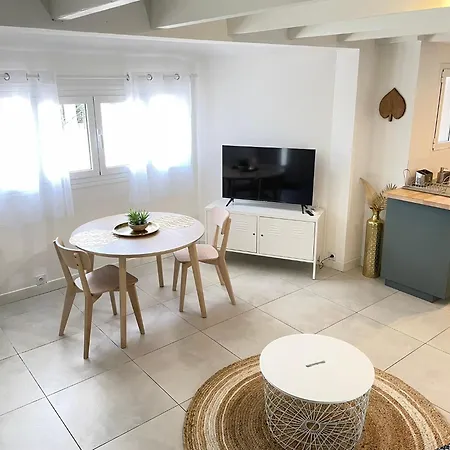 דירה Charming Southern House *